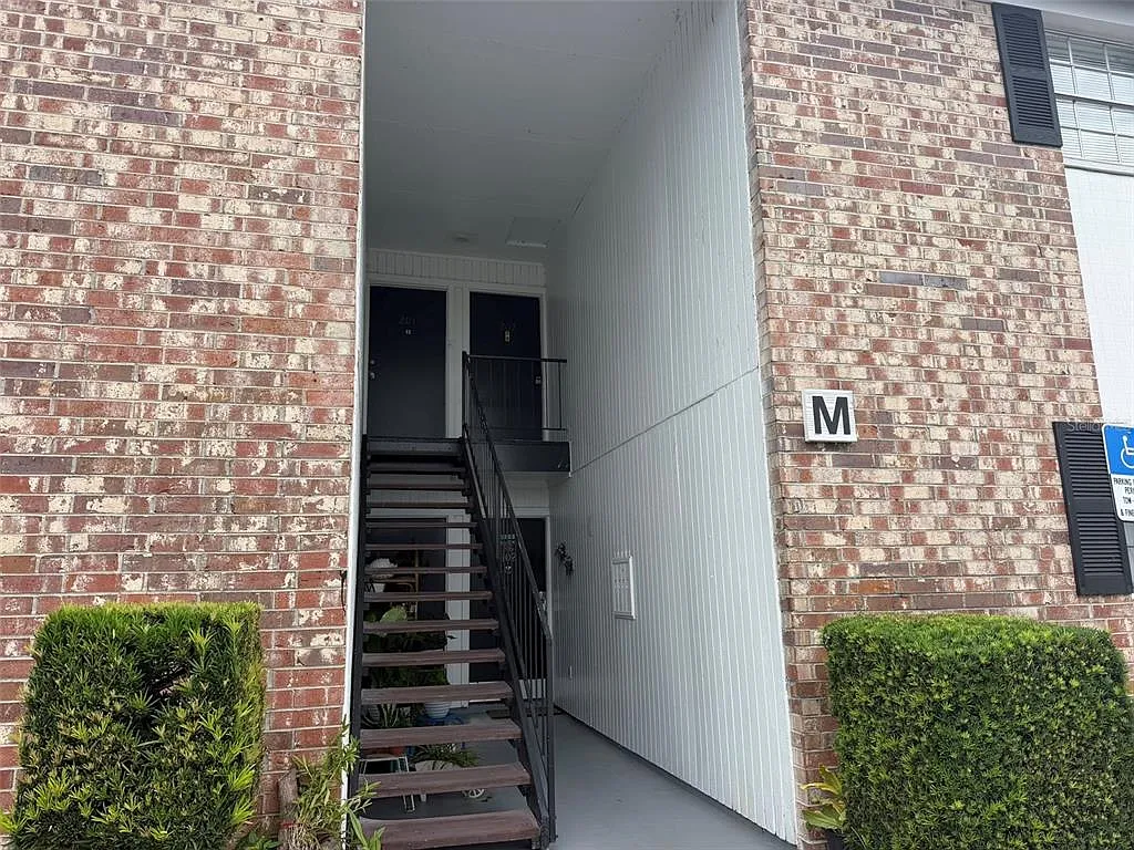 1 bed, 1.0 bath, 728 sqft, $1,350 — Photo 1