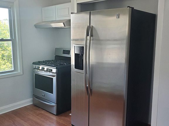 3rd image of 46 Palace Pl #2B