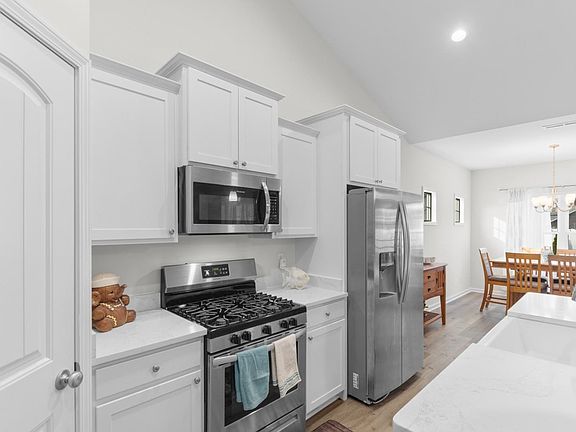 4th image of 655 Rycola Circle