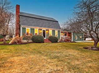 8 Ursula Dr, Bristol, RI 02809