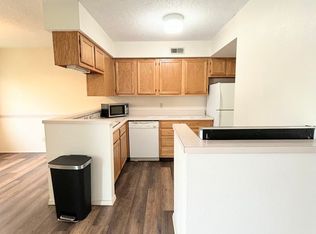 1712 E 24th Ave APT 6, Hutchinson, KS 67502