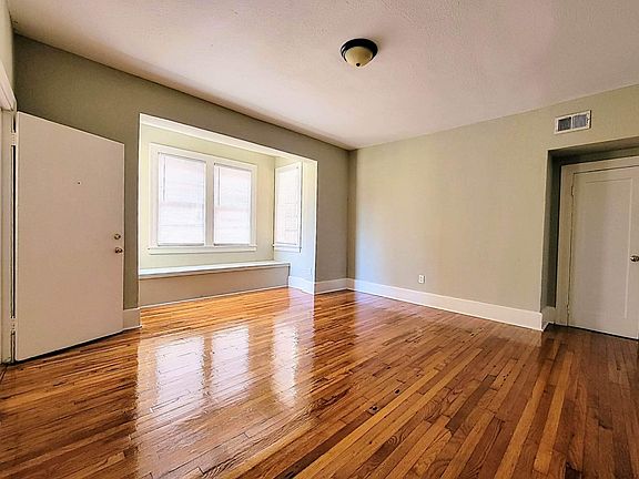 3rd image of 2833 Herschel St #2