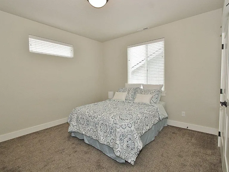 3316 E Girdner Dr — Photo 22