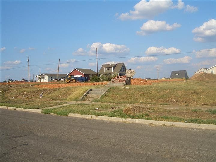 2nd image of 2325 Virginia Ave