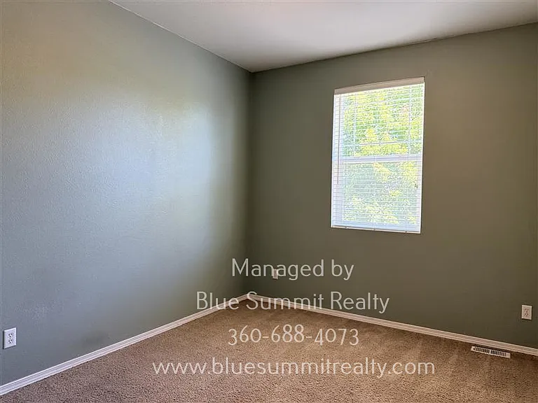 3515 Becket St NE — Photo 12