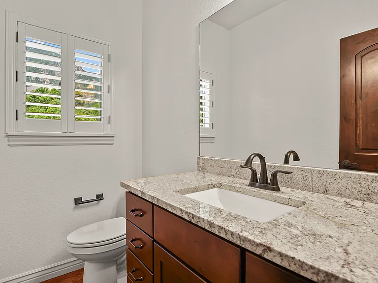 5440 Broadmoor Bluffs Dr — Photo 15