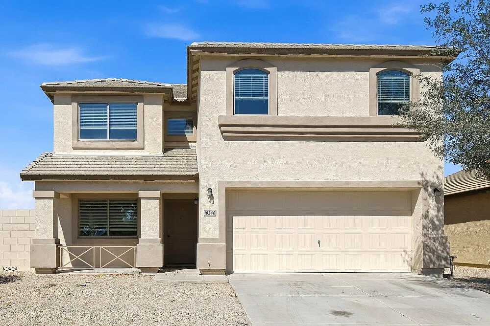 5 bed, 2.5 bath, 2186 sqft, $2,515 — Photo 1