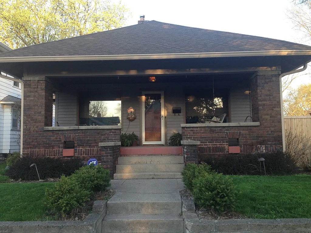 318 N Denny St photo 1