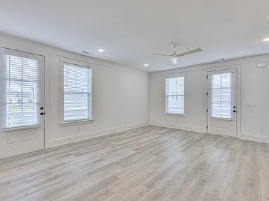 1589 Residences — photo 19