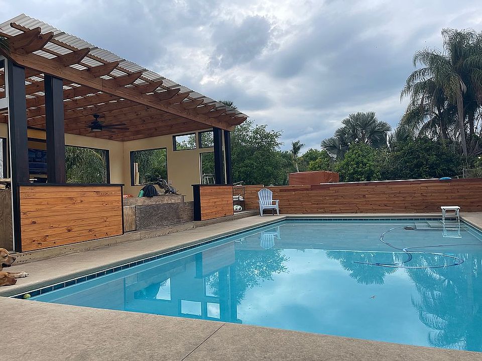 Pool and Lanai 2022