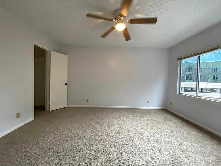 2408 Longview St #107 — Photo 12
