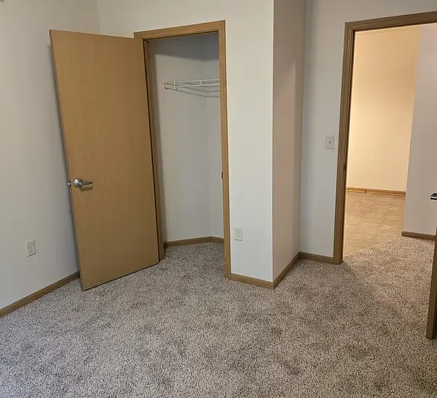 Lakewood Heights Apartments — Photo 16