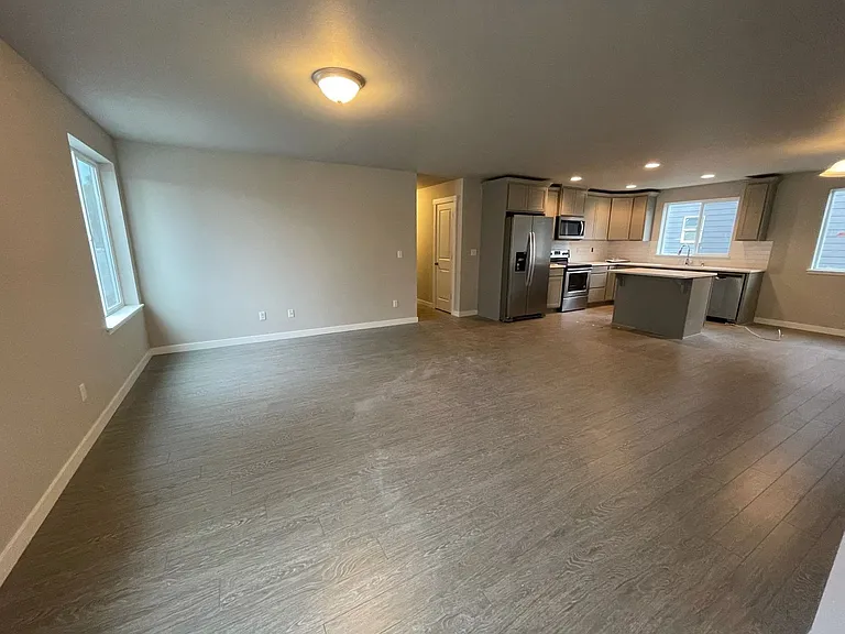 211 Jefferson Ave NW #A — Photo 3