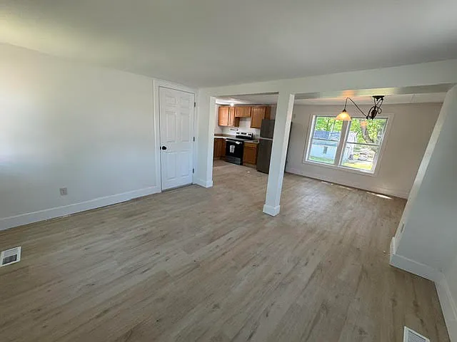 12 Edmunds Ln — Photo 11