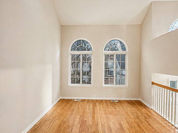 4th image of 2309 Dawson Ln