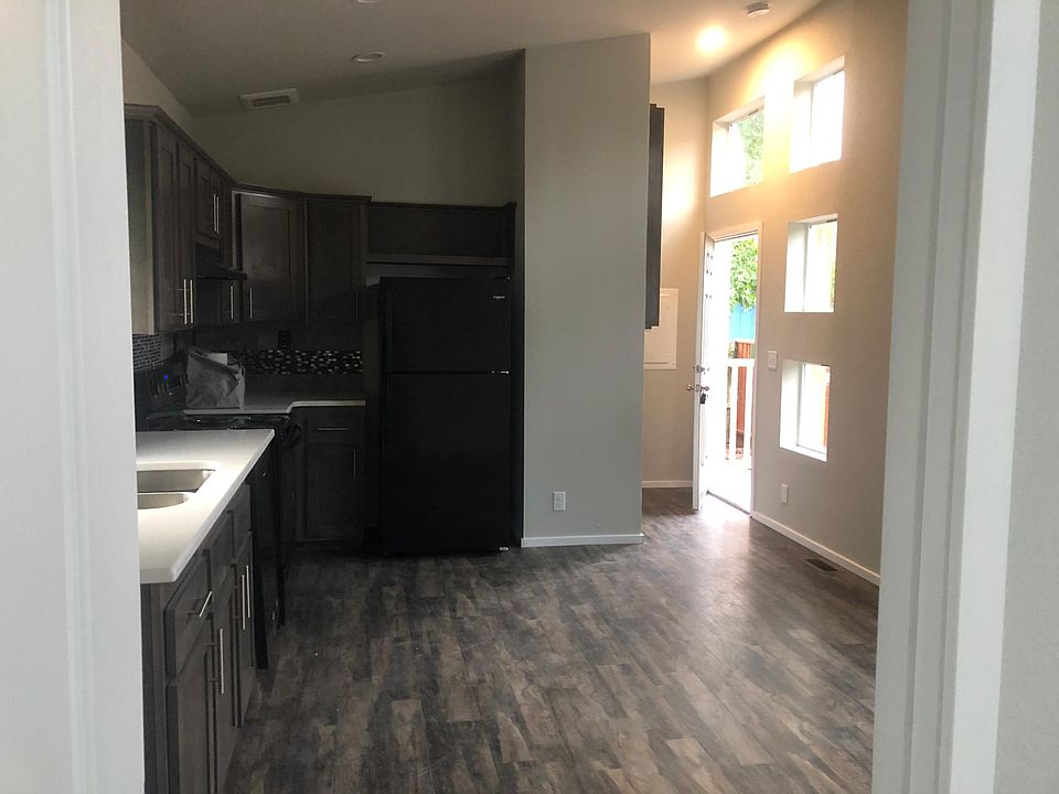 Kitchen/entry/living area