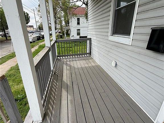3rd image of 325 36th St