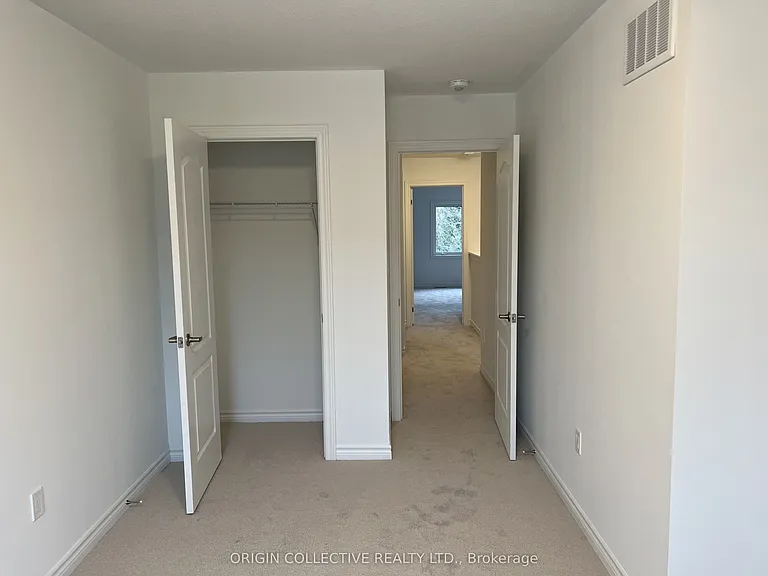 34 Milson Cres #TOP — Photo 15