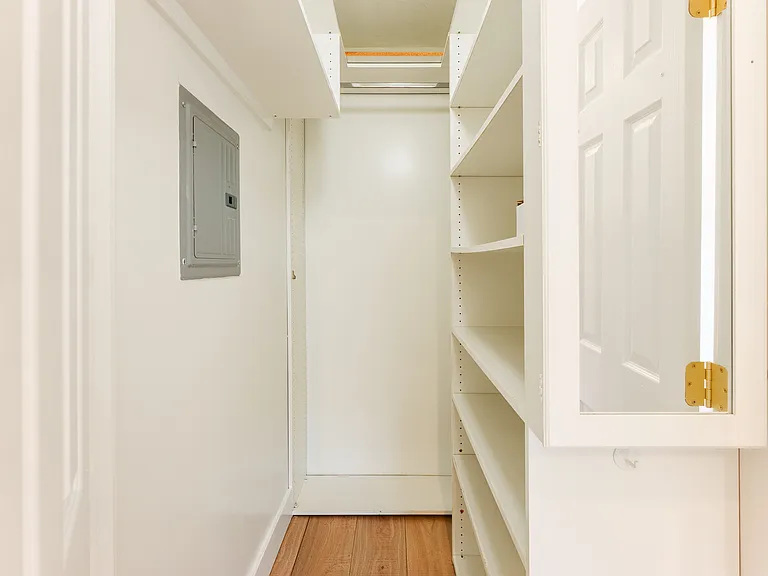 1133 Harrison Ave — Photo 10