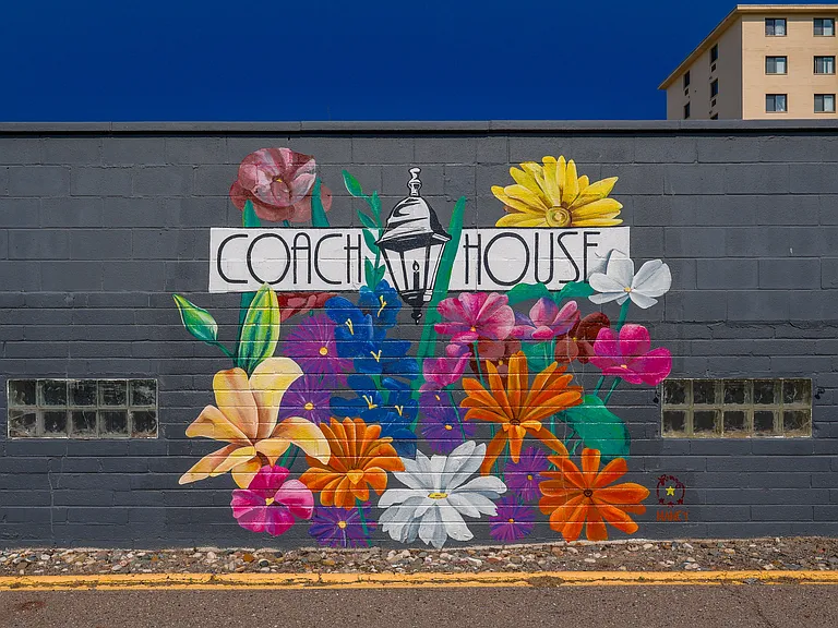 Coach House Apartments — Photo 16