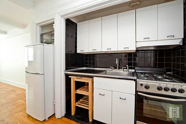 Rented by Halstead Real Estate | media 2