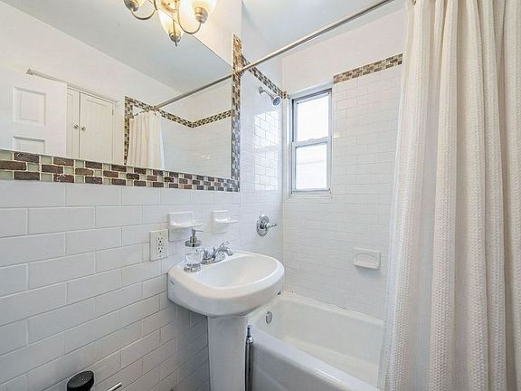4th image of 4141 49th St APT 1F