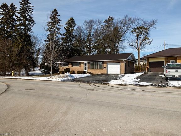 2nd image of 209 Argyle Ave