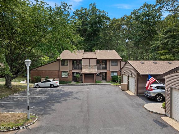 3rd image of 48 Ellsworth Court