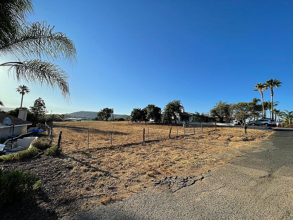 2nd image of 1157 Leaf Ln