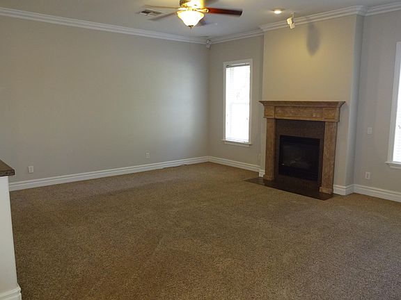 3rd image of 1115 N Jamaica Ct