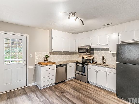 5th image of 3710 Four Seasons Dr