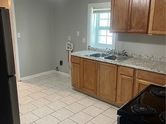 2nd image of 501 Tuten Ave