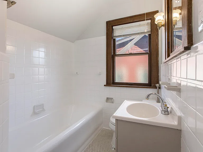 1408 W Washington St — Photo 15