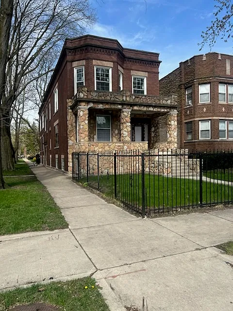 7758 S Saginaw Ave #2