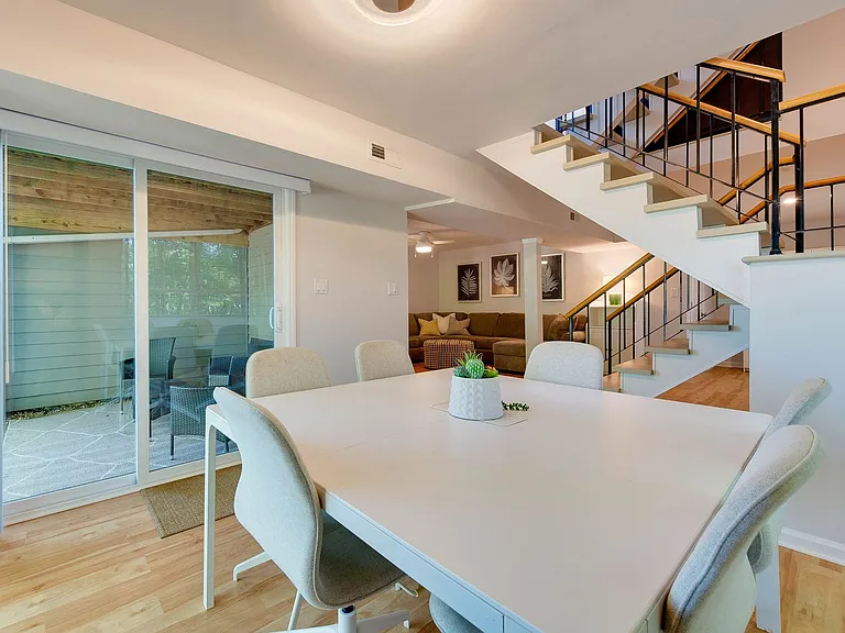 9006 Saint Thomas Ln — Photo 14