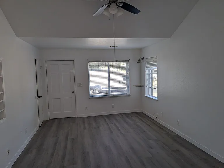 2305 Woolner Ave — Photo 3