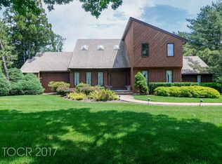 660 Farmdale Rd, Franklin Lakes, NJ 07417