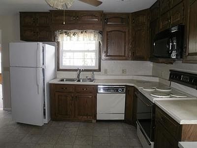 3rd image of 3507 Villa Dr
