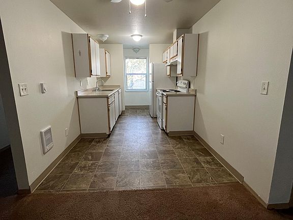 Dining area/kitchen