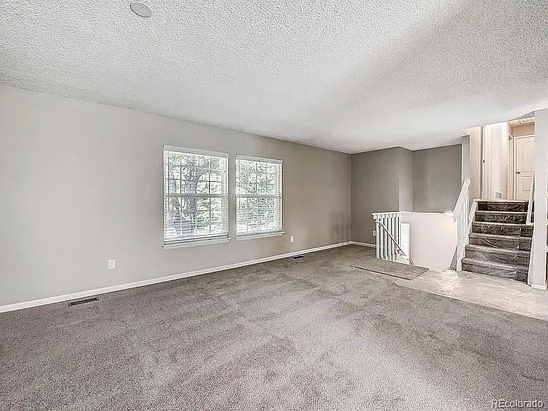 4 bed, 1996 sqft, $3,045 — Photo 4