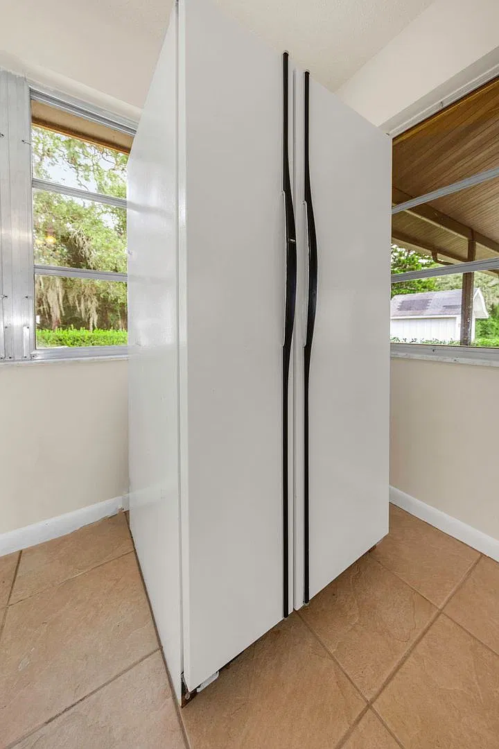 *Ask about move in Special* 4BR/3BA Home with 2-Car Carport & RV/Boat Parking — Photo 4