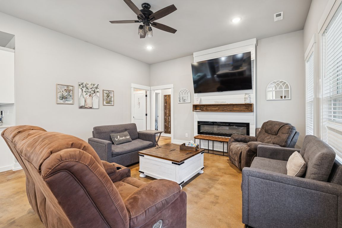 next background image