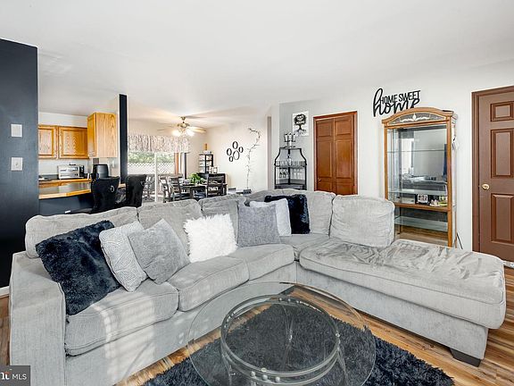 4th image of 3701 Lauren Ct