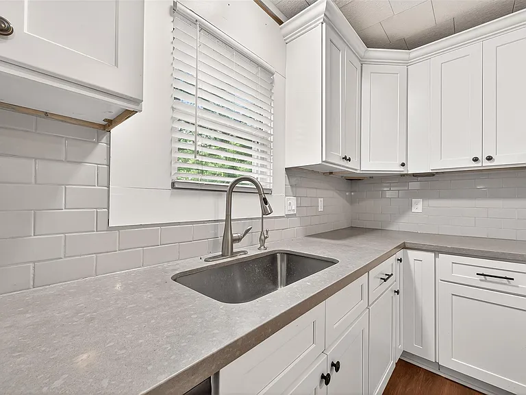 8111 Main St — Photo 15