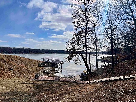 4th image of 301 Longshore Ct