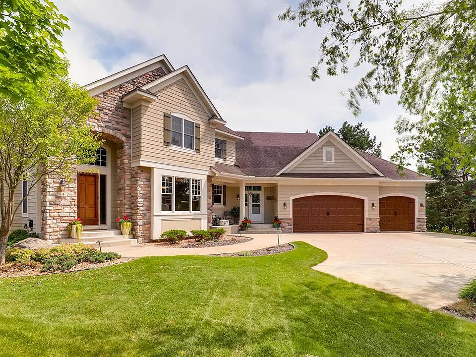 1st image of 14 Creekside Ln