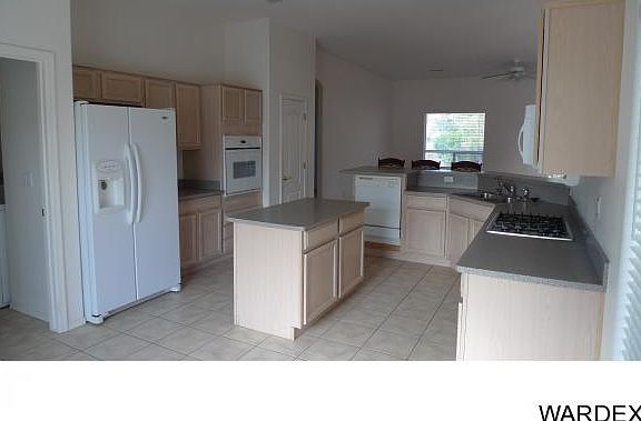 5th image of 2647 Edgewater Dr
