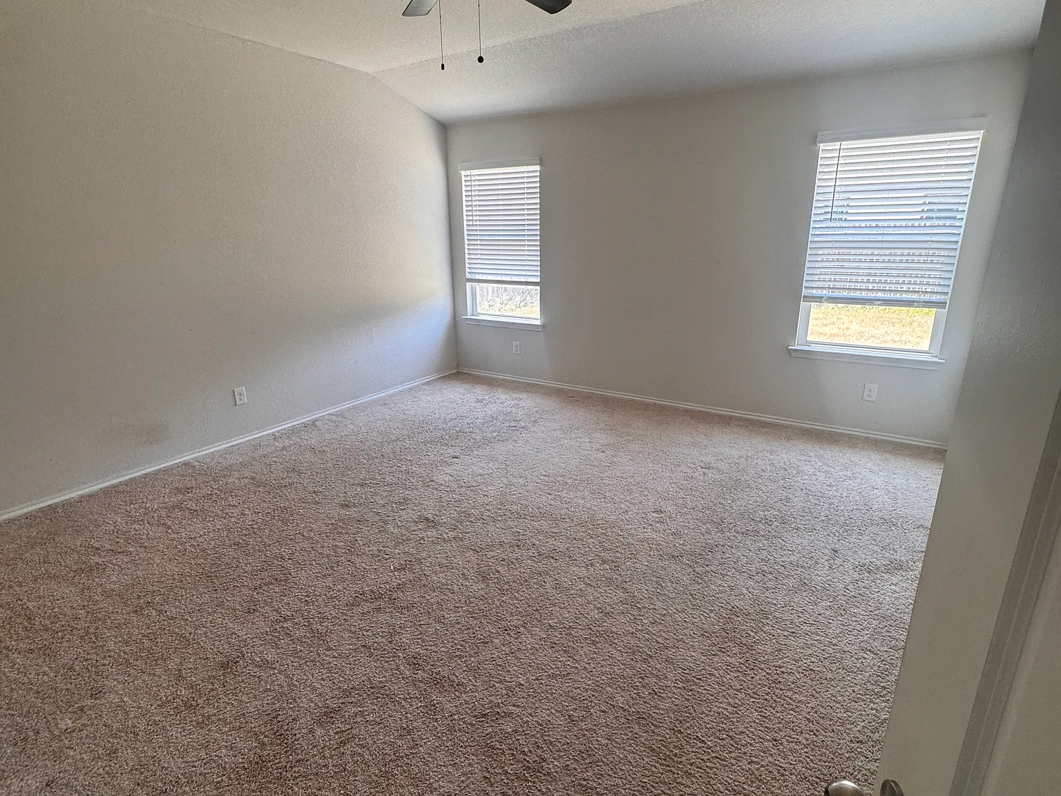 3 bed, 1660 sqft, $2,000 — Photo 4