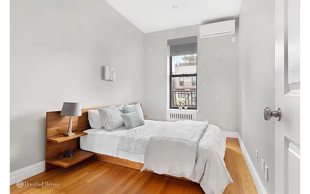 Sold by Douglas Elliman | media 22