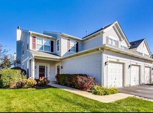 3166 Falling Waters Ln, Lindenhurst, IL 60046